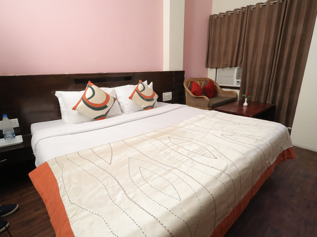 Hotel Vivek Continental主图