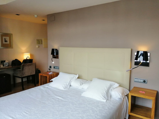 老赌场酒店主图