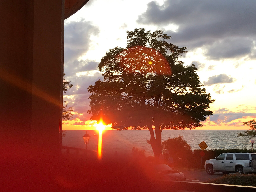 Weathervane Terrace Inn & Suites主图