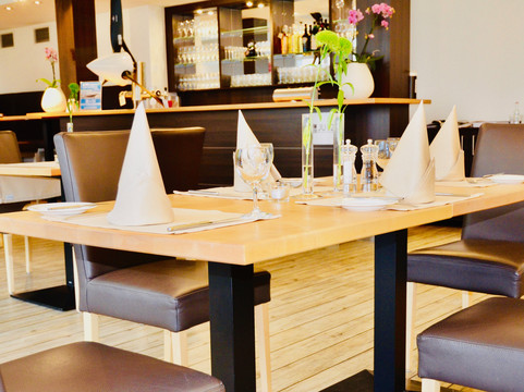 朗格JU52餐厅酒店主图