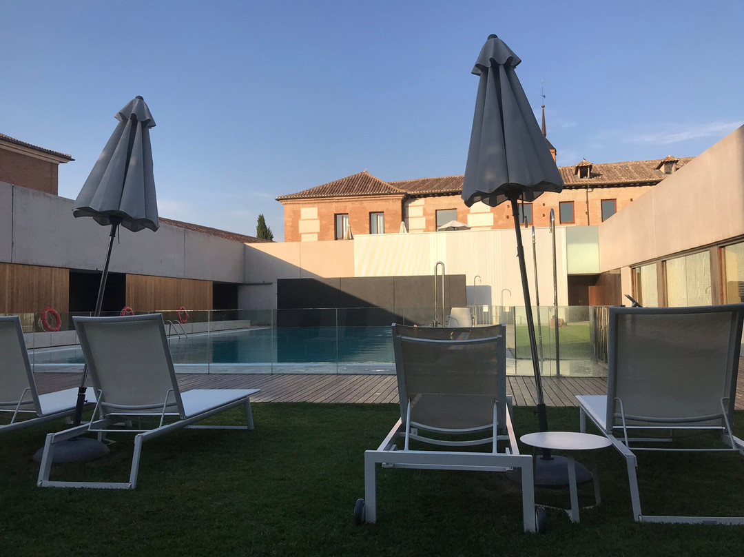 阿尔卡拉赫纳雷斯汽车旅馆酒店主图