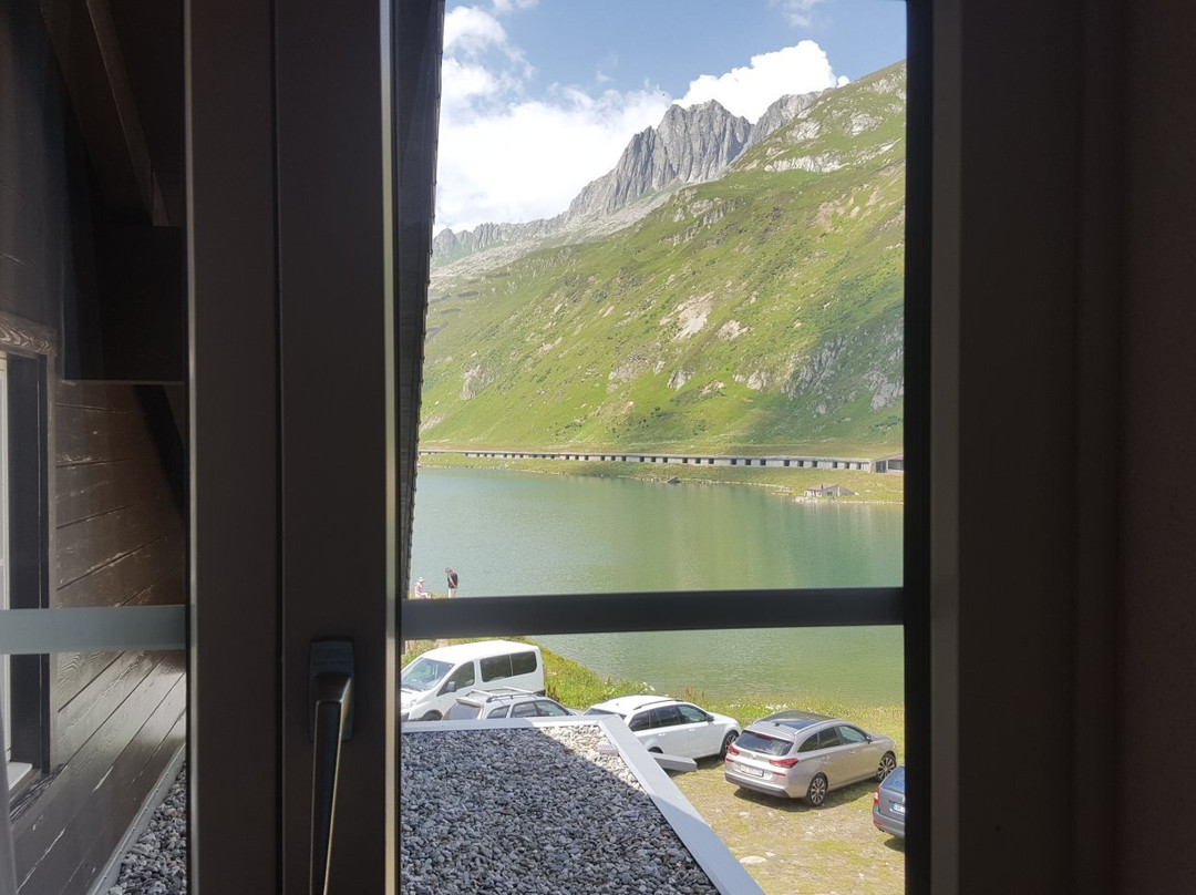 Berggasthaus Piz Calmot主图
