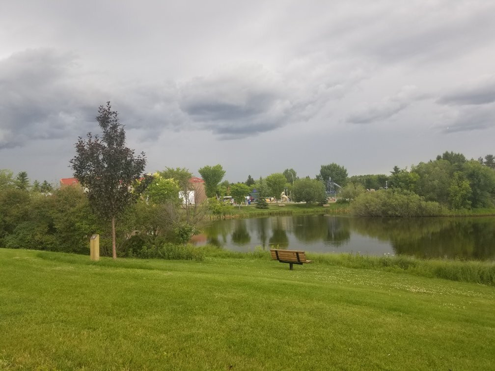 Broadmoor Lake Park景点图片