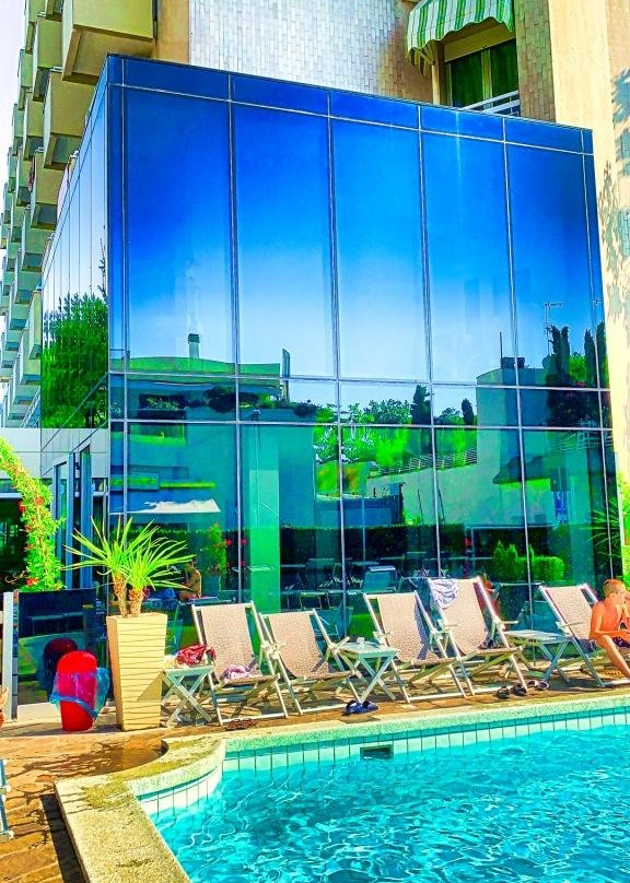 Hotel Poker主图