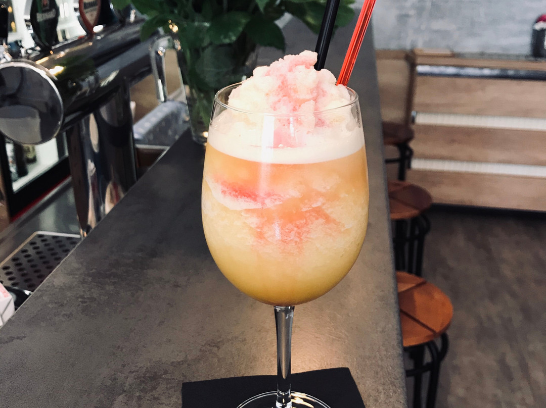 Cafe Bar
