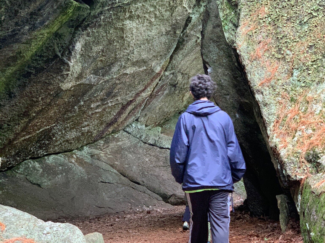 Rock House Reservation-West Brookfield必去景点