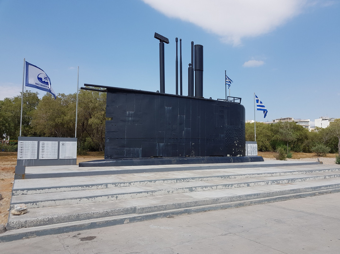 Submarine Monument景点图片