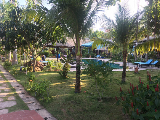 乡村小屋酒店主图