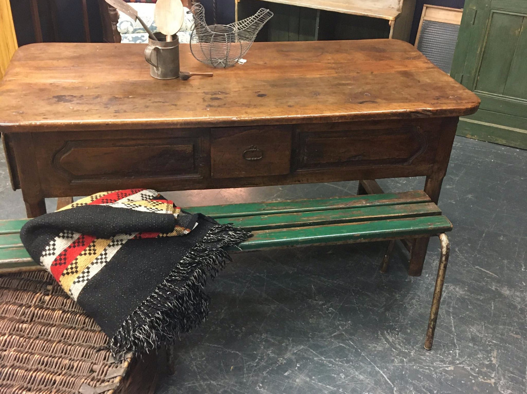 Phoenix Rising Antiques景点图片