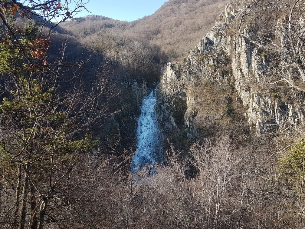 Livaditis Waterfall-Livaditis必去景点