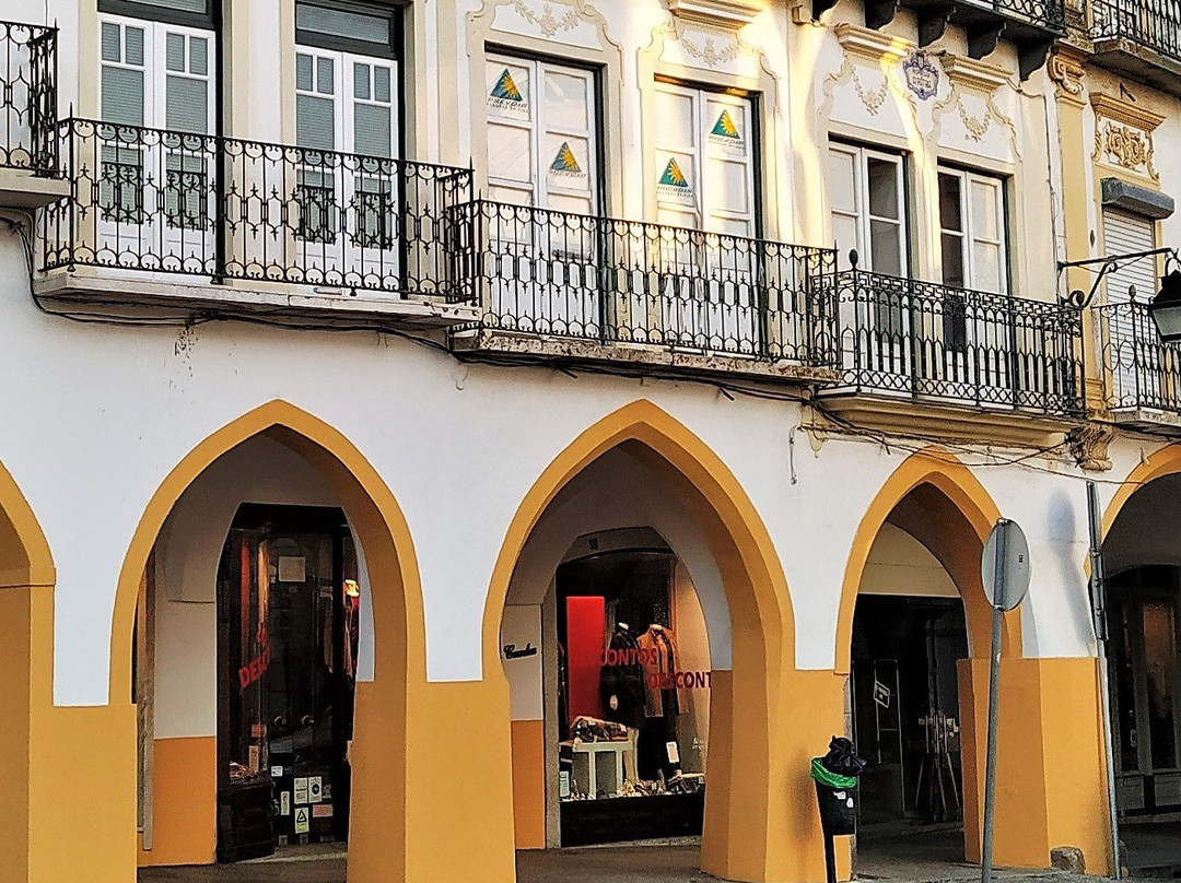 中世紀的拱廊 (Évora)-埃武拉必去景点