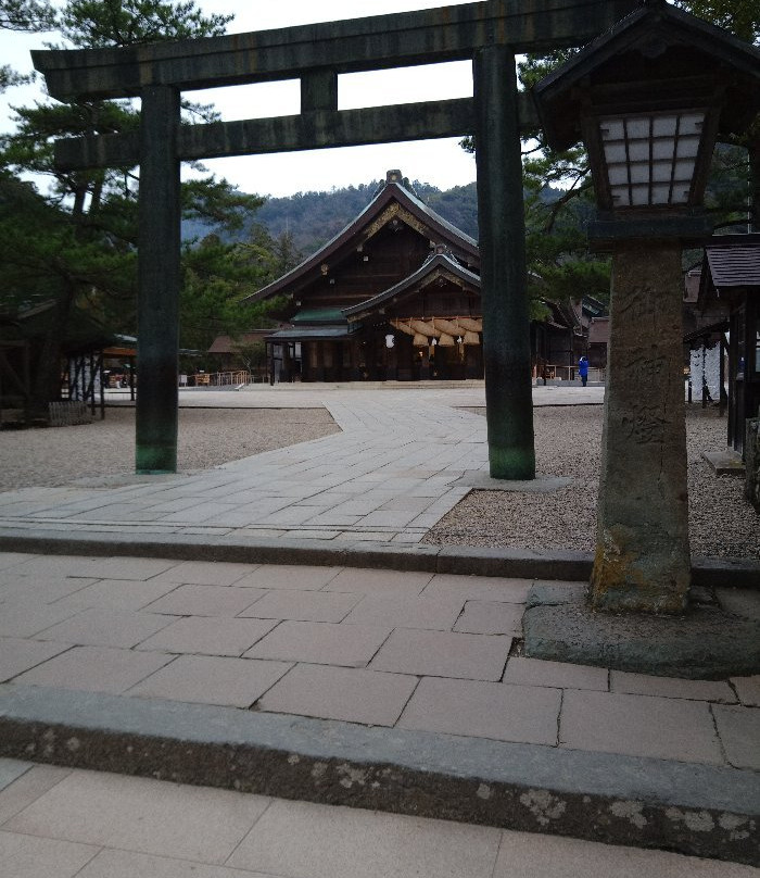 Izumo Taisha Shrine Bronze Torii-出云市必去景点