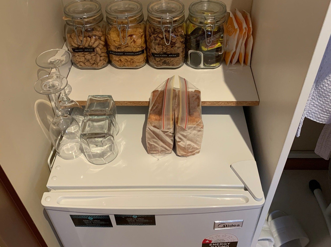 Jones on Wilson主图