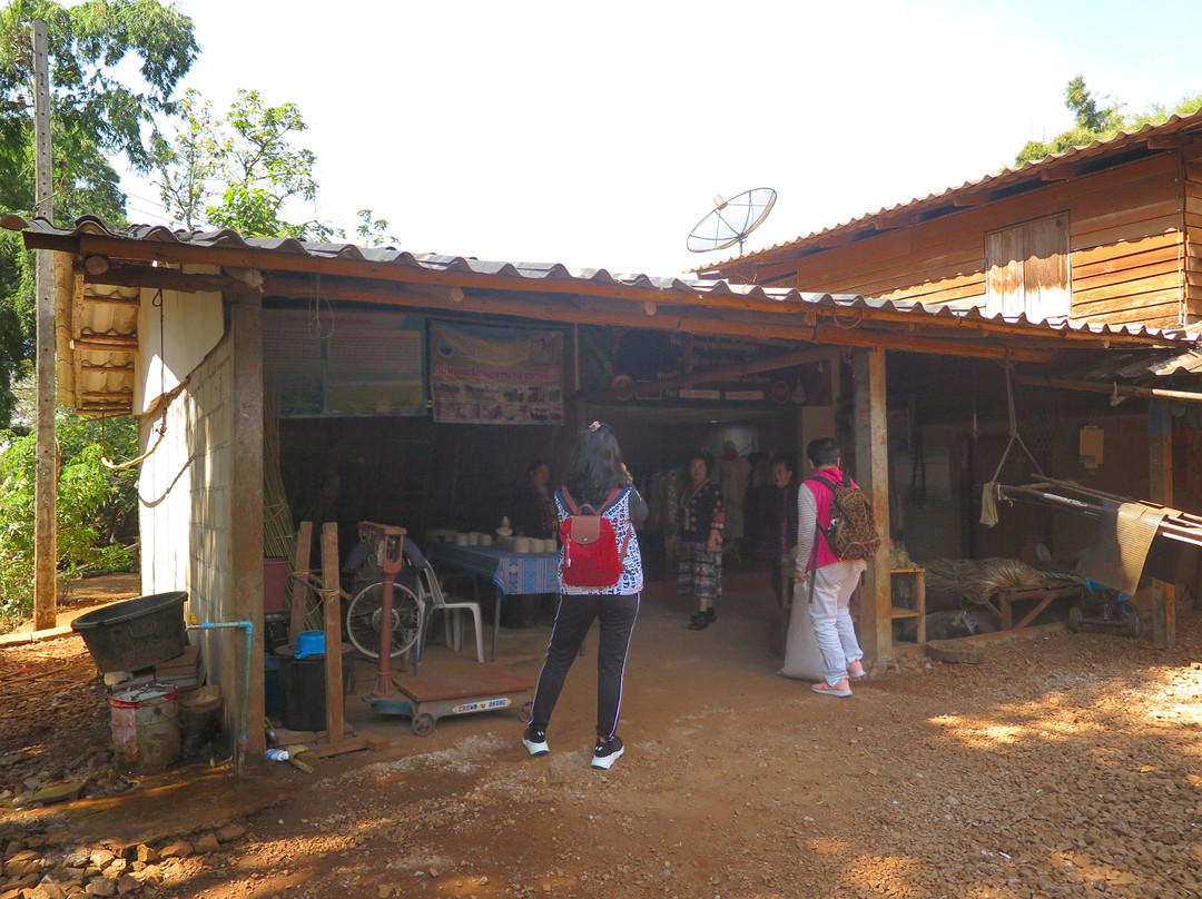 Hemp Weaving Group-扑柏必去景点