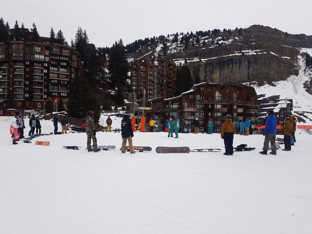 MINT Snowboarding景点图片