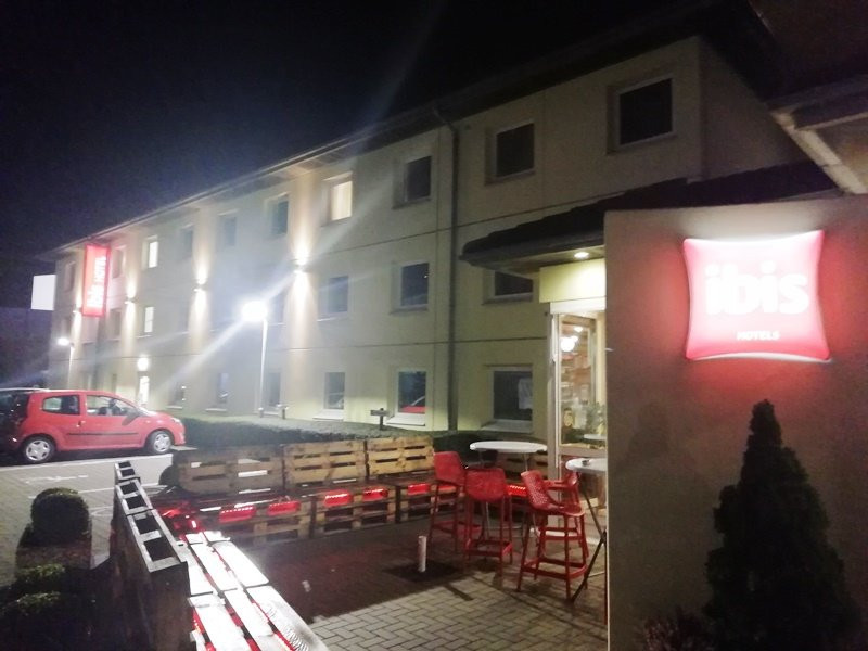 宜必思科隆弗雷兴酒店主图