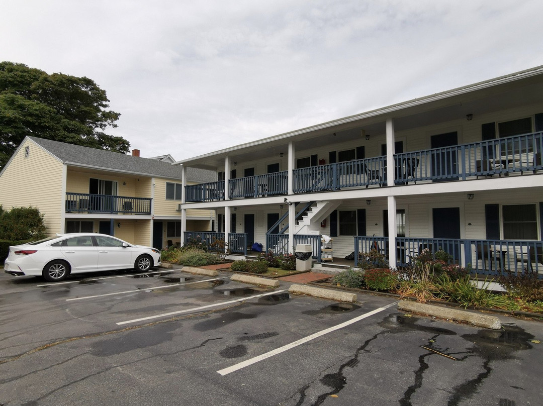 The Colonial Inn主图