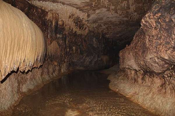 Buni Ayu Cave景点图片