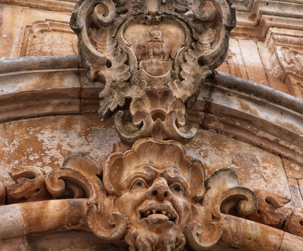 Palazzo Morelli-洛科罗通多必去景点