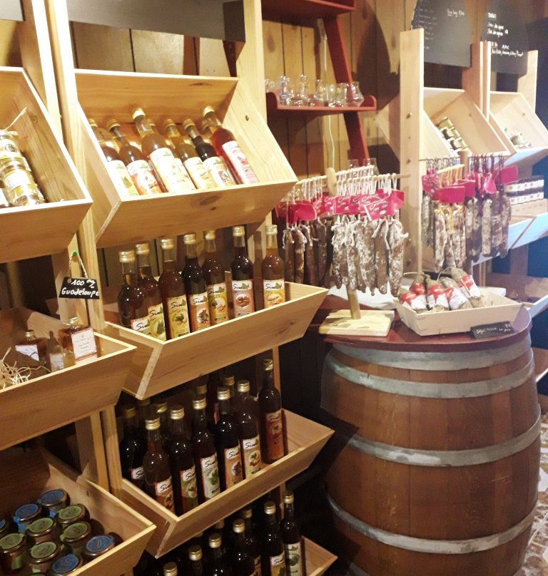 La Cave de Deshaies-Deshaies必去景点