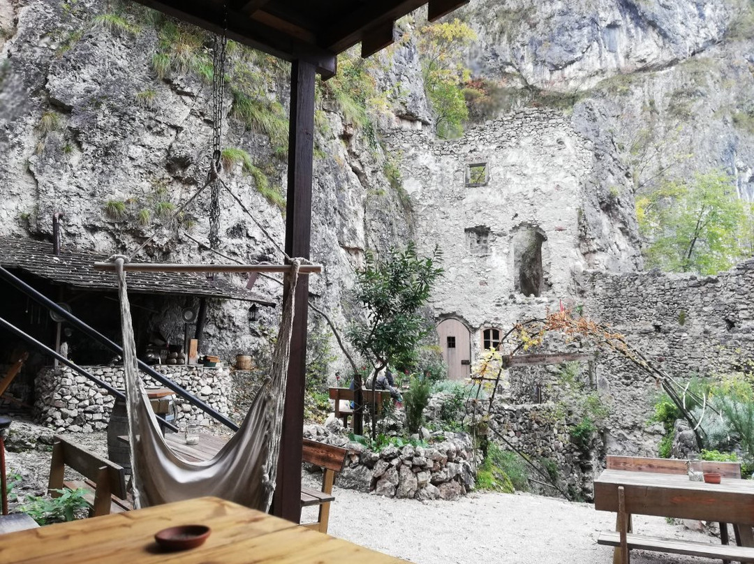 Castel Salorno景点图片
