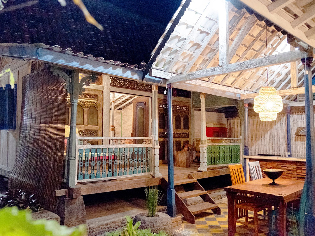 Lovina Village主图