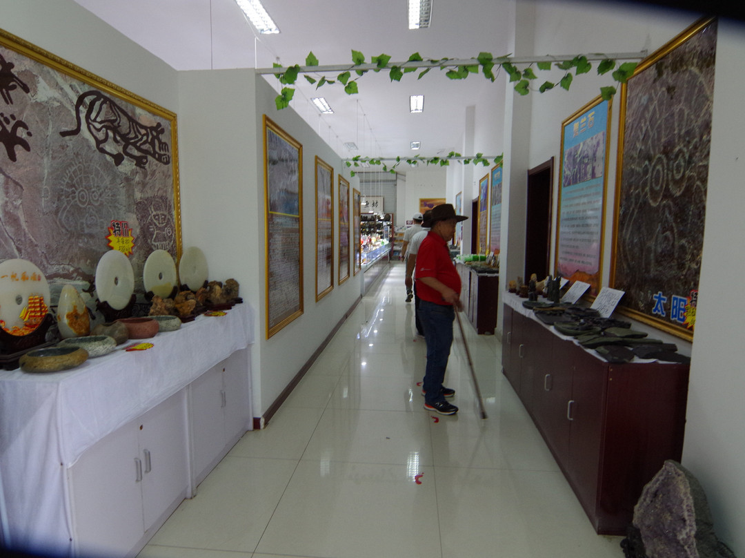 银川韩美林艺术馆-贺兰县必去景点