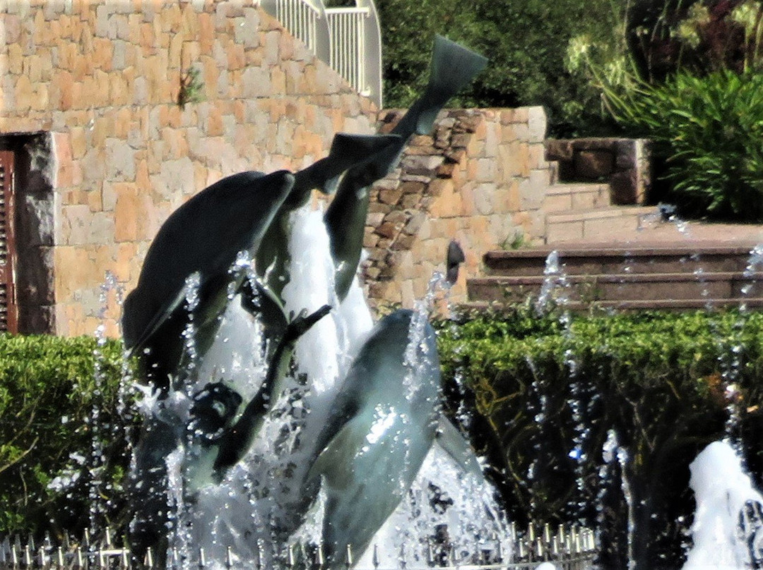 The Swimmers 2 Statue-St. Helier必去景点