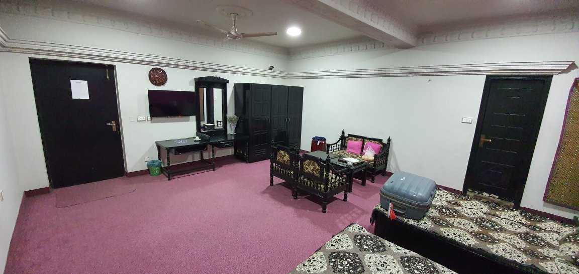 桑达尔酒吧酒店-官方