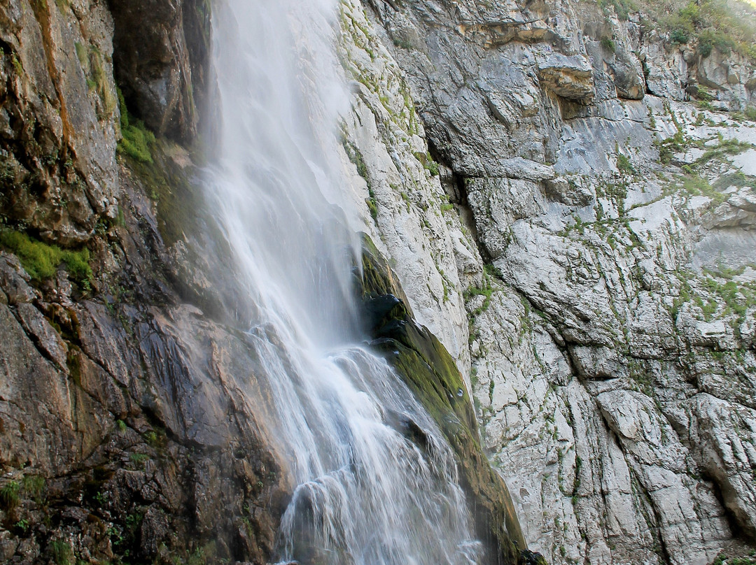 Gegskiy Waterfall景点图片