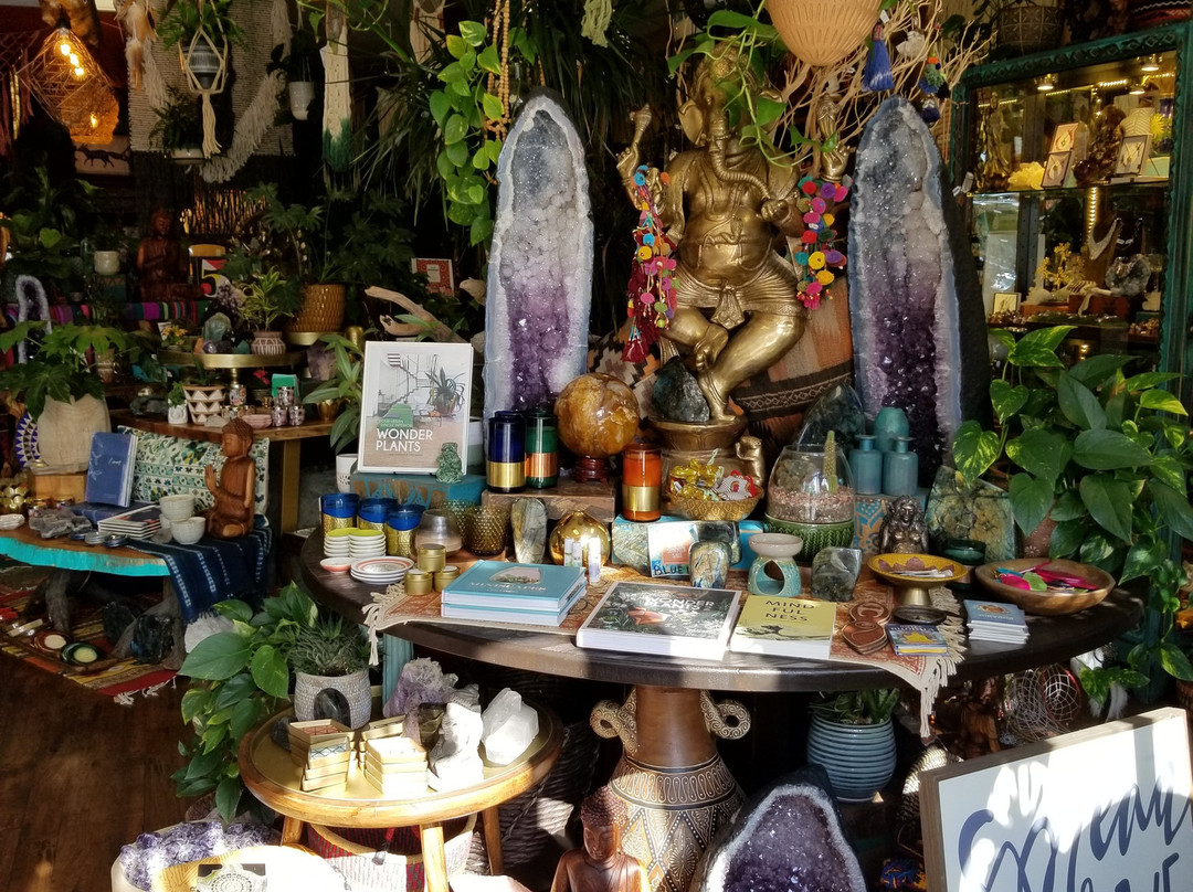 L.E.A.F. - Live Enlightened And Free-卡尔斯巴德必去景点