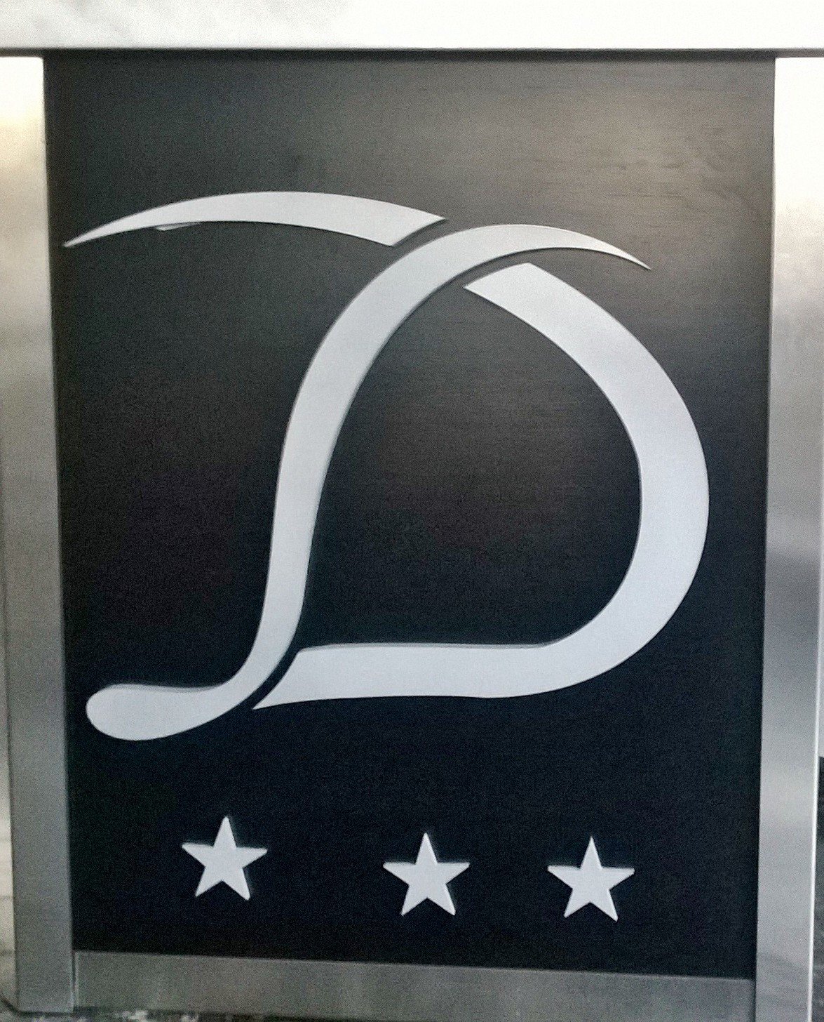 Hotel DELLIS-portrait