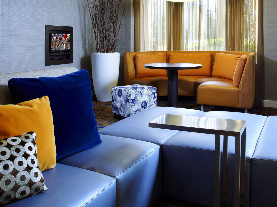 Courtyard by Marriott Columbus Airport主图