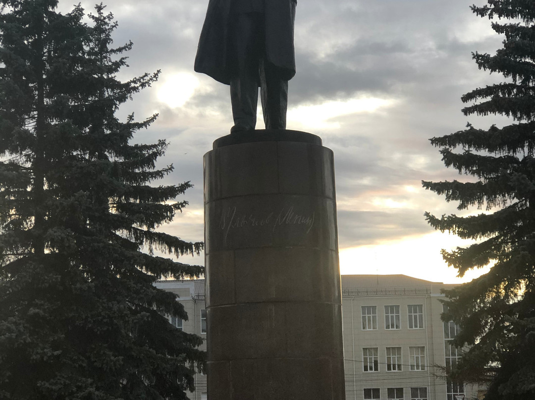 Monument  to V.I. Lenin-鄂木斯克必去景点