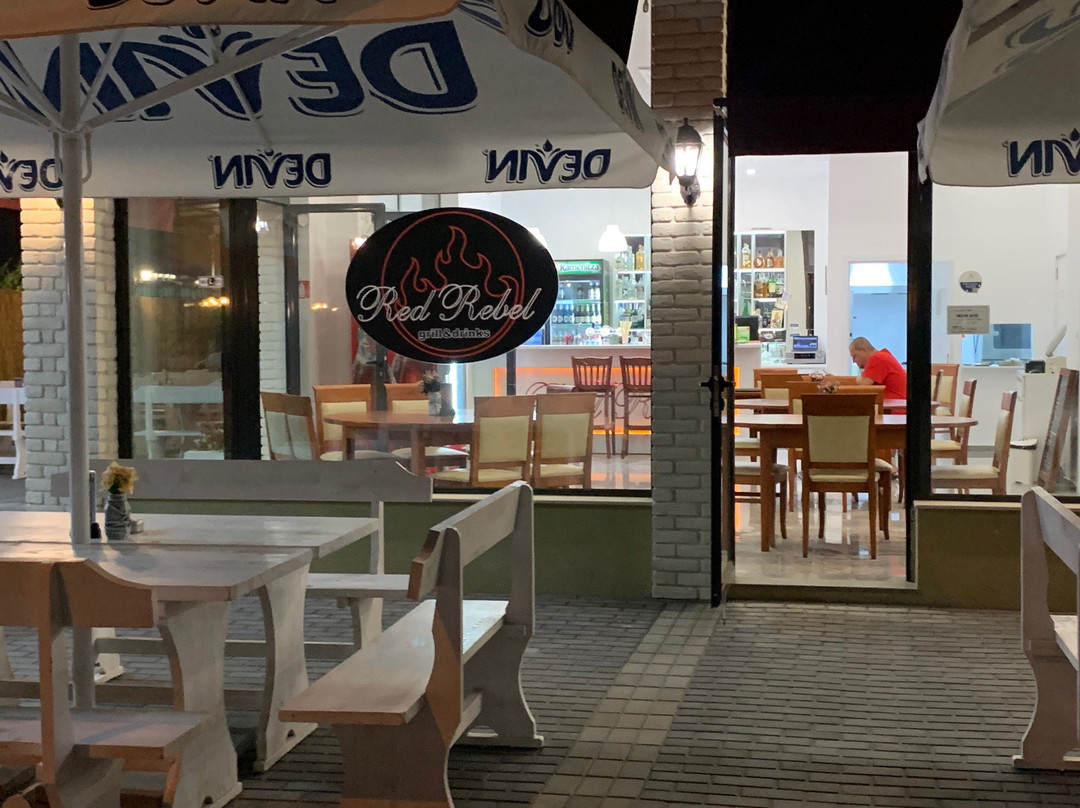Red Rebel Grill&Drinks