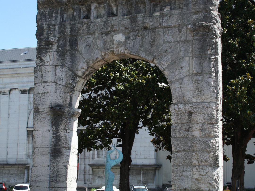 Arc De Campanus-艾克斯莱班必去景点
