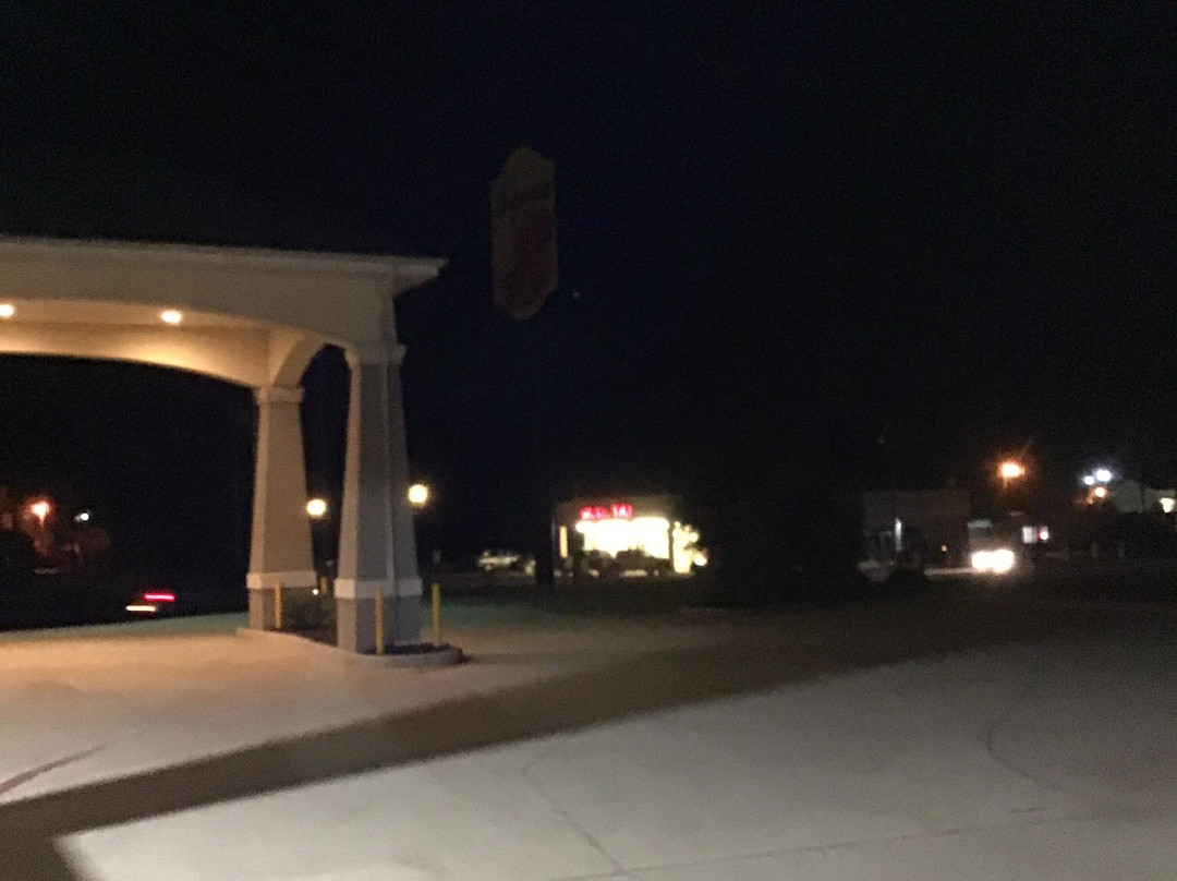 Super 8 by Wyndham Mansfield LA主图