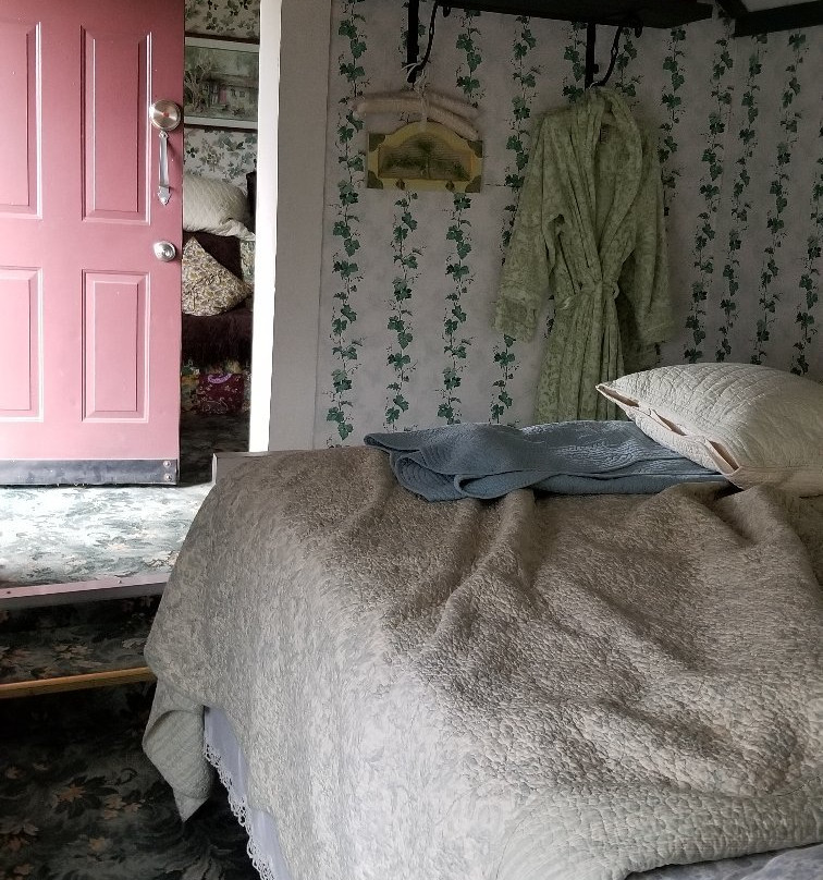 Old Tower House B&B主图