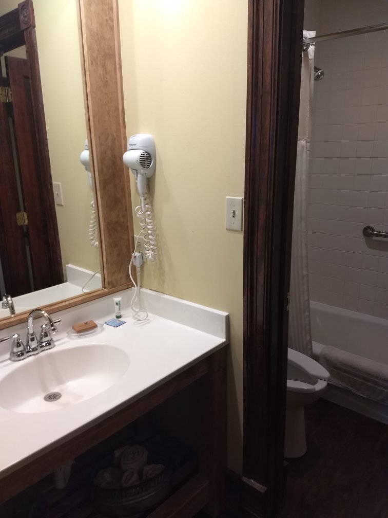 Bronco Billy's Hotel-官方