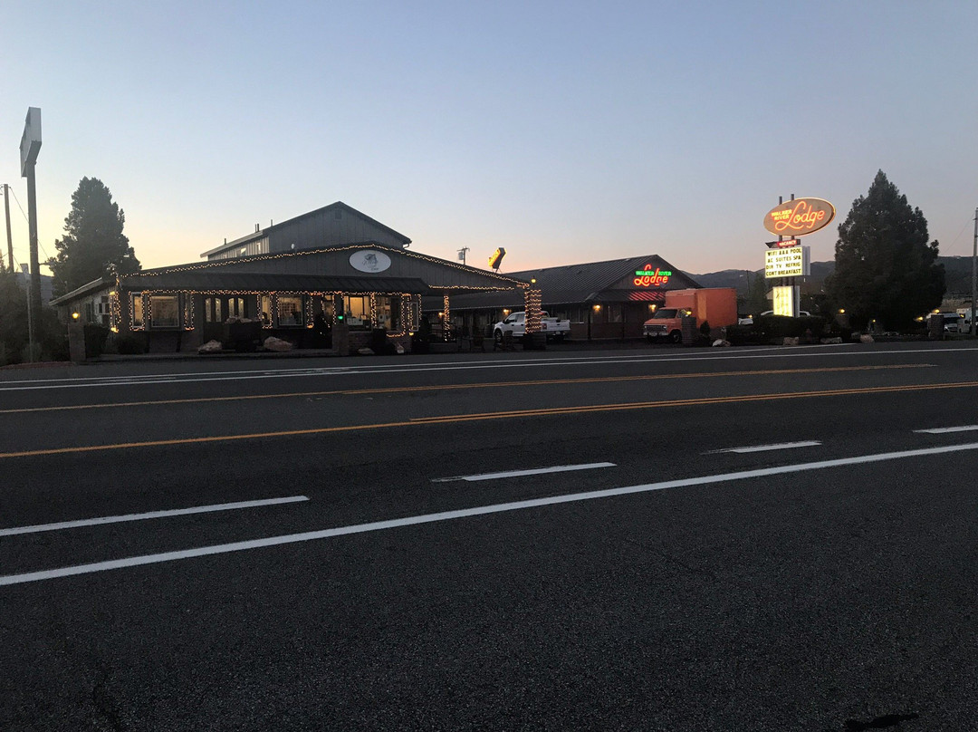 Walker River Lodge主图