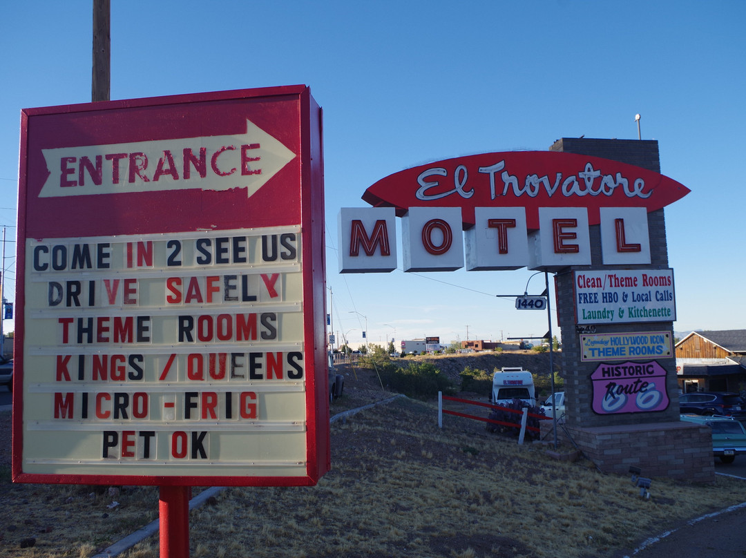 埃尔游唱诗人汽车旅馆主图