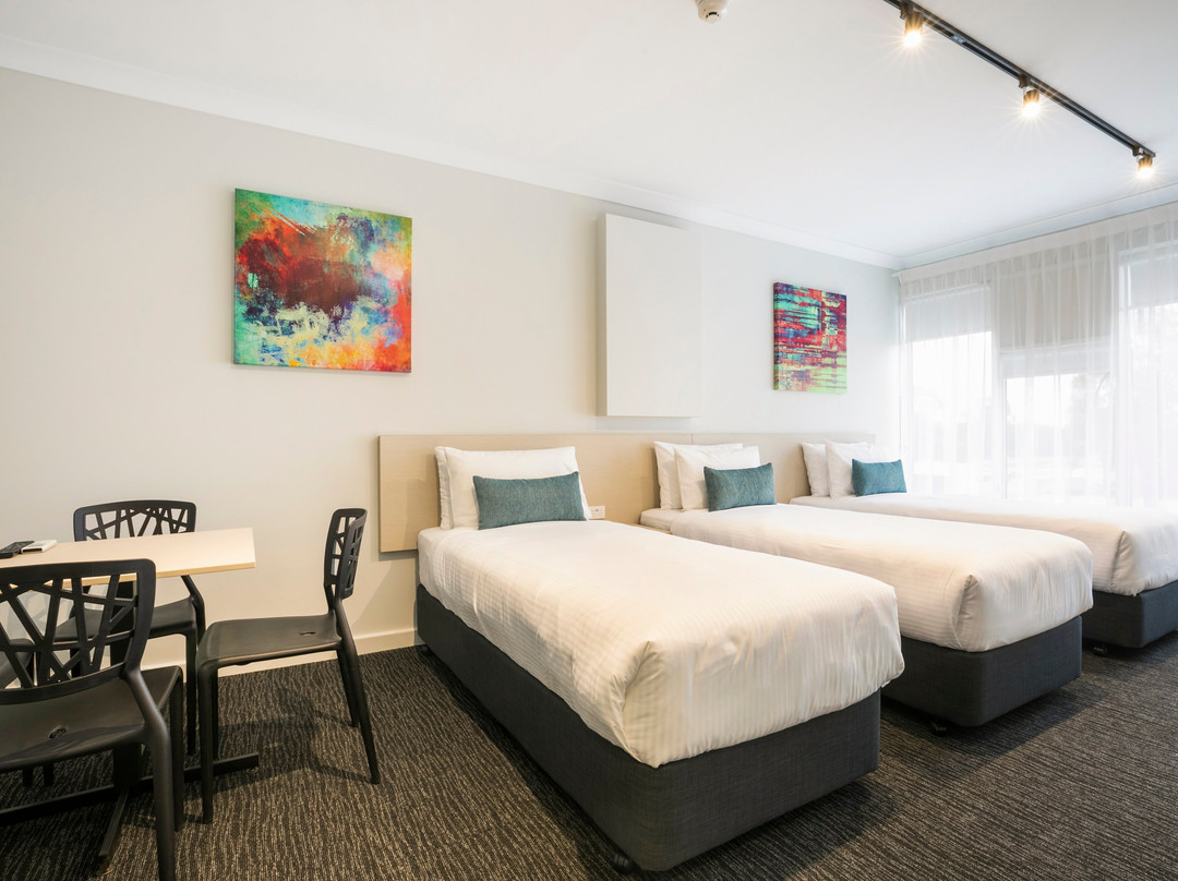 Nightcap at Playford Tavern主图