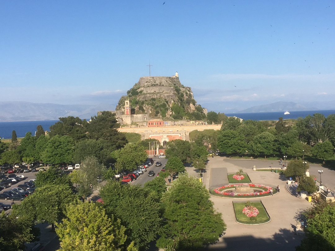 阿卡迪亚酒店主图