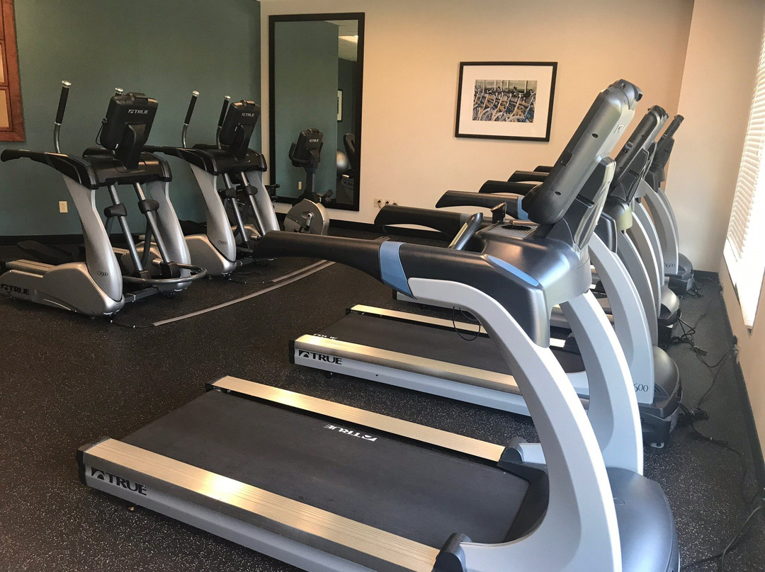 Drury Inn & Suites St. Louis Brentwood主图