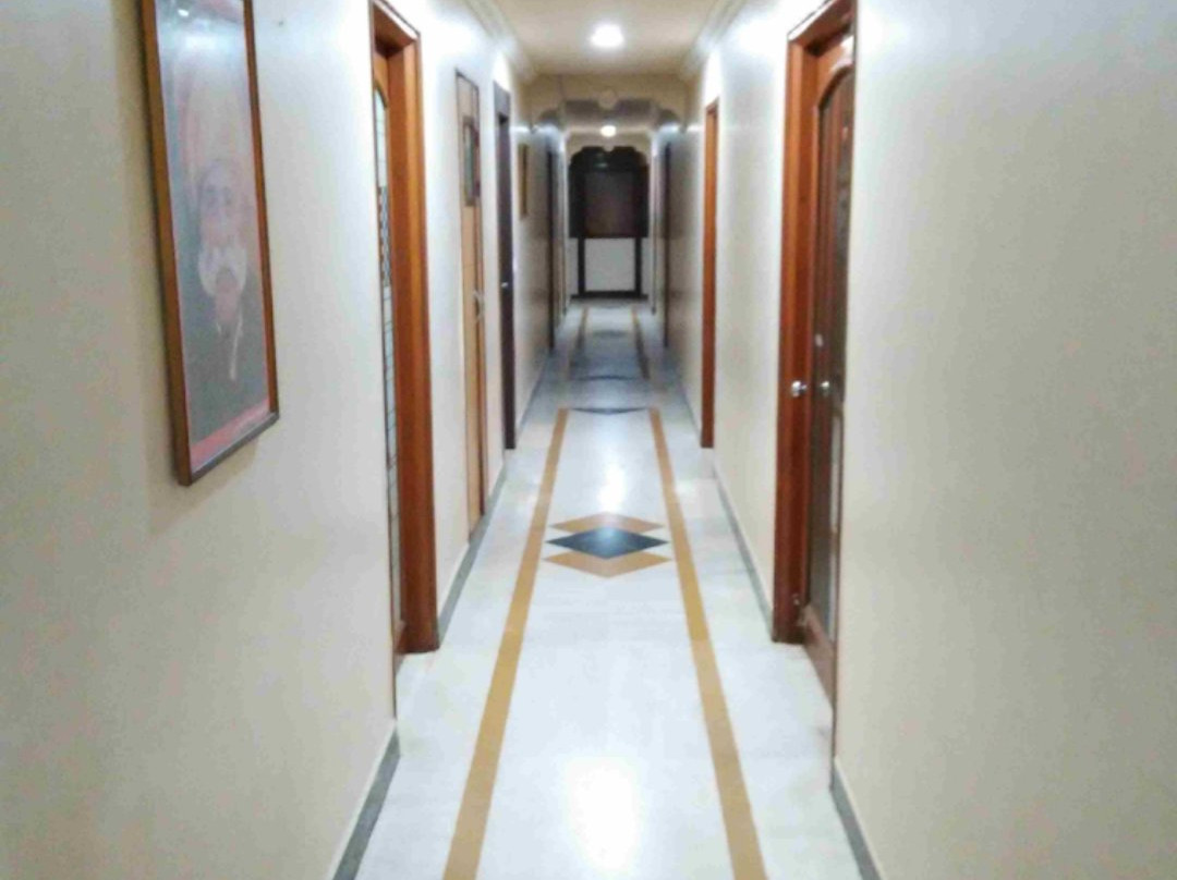 Raj Purohit Hotel主图