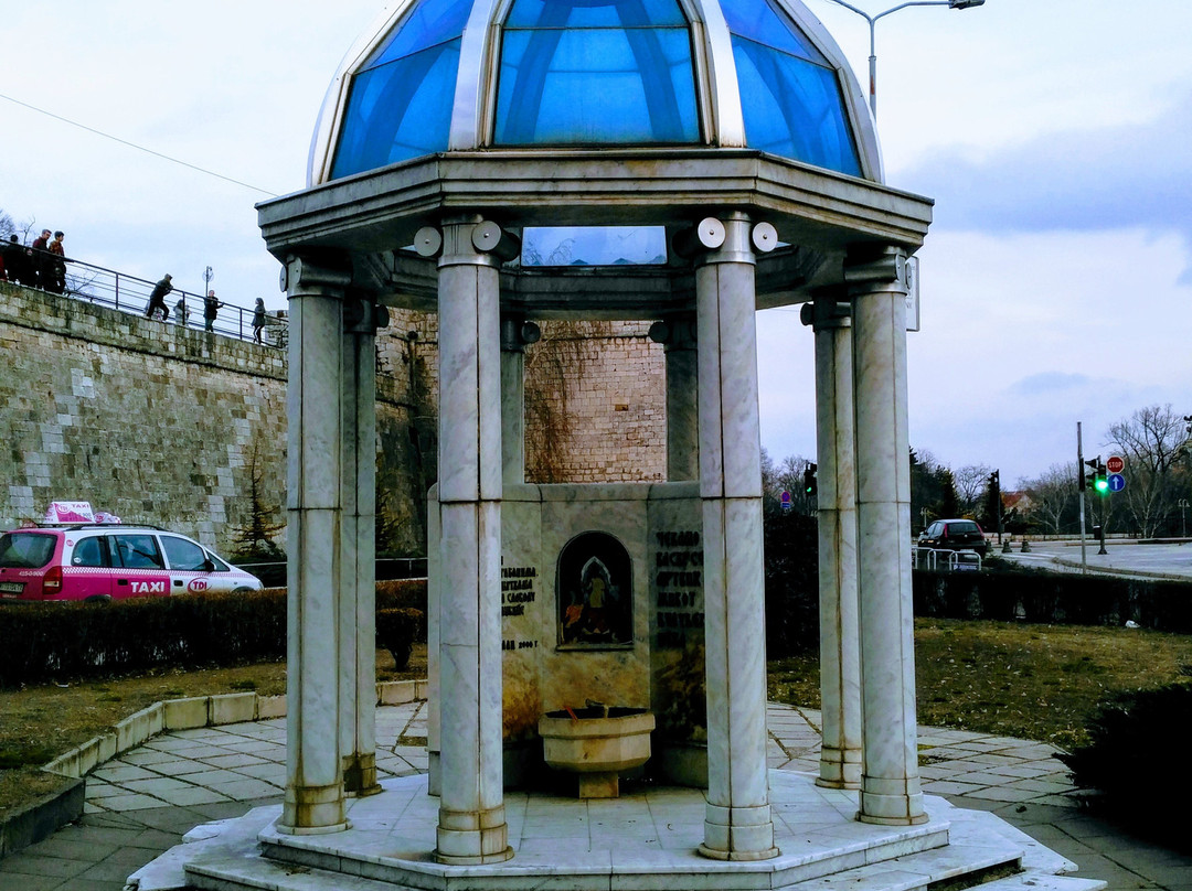 Monument to the Victims of NATO Bombardment in 1999-Nis必去景点