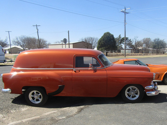 Rowena Fillin' Station Bar And Grill