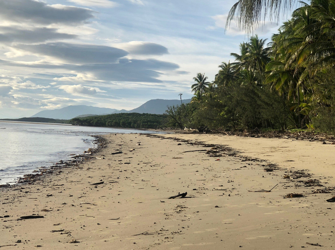 Four Mile Beach景点图片