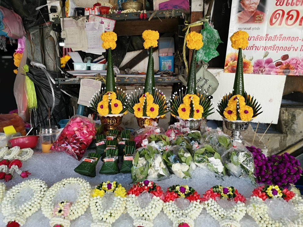 Khamthiang Flower Market景点图片