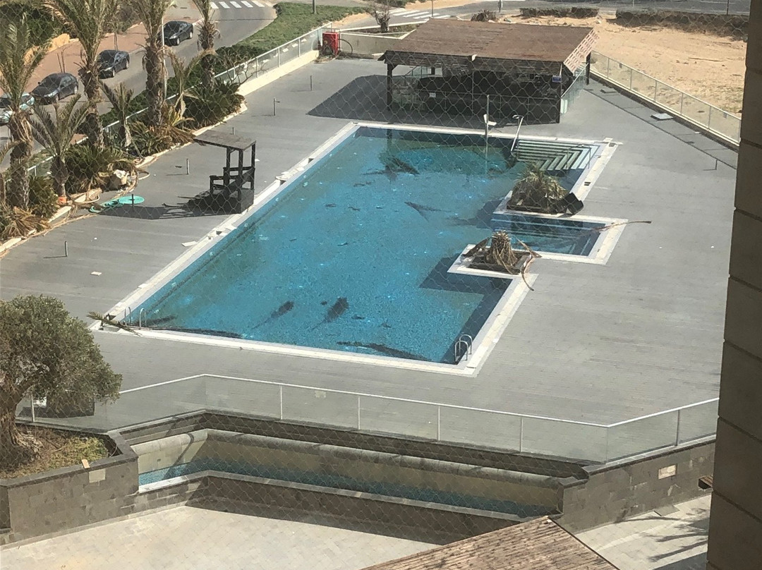 Ramada Hotel & Suites by Wyndham Netanya主图